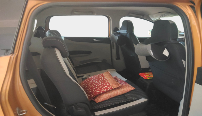 2020 Renault TRIBER RXZ AMT, Petrol, Automatic, 30,980 km, interior