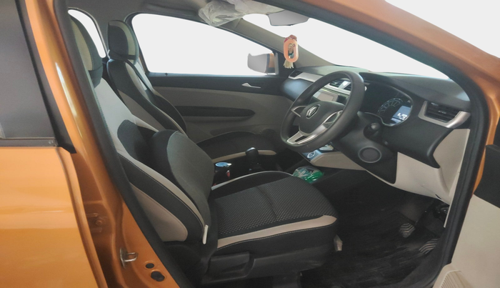 2020 Renault TRIBER RXZ AMT, Petrol, Automatic, 30,980 km, interior