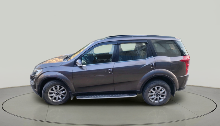 2017 Mahindra XUV500 W10, Diesel, Manual, 1,03,997 km, exterior