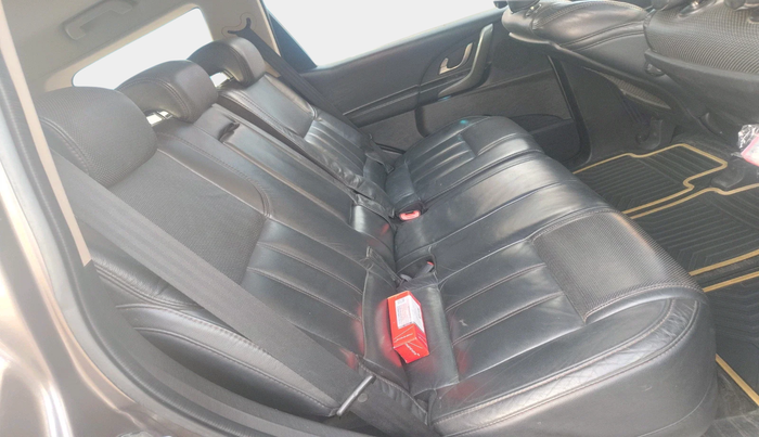 2017 Mahindra XUV500 W10, Diesel, Manual, 1,03,997 km, interior