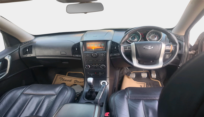 2017 Mahindra XUV500 W10, Diesel, Manual, 1,03,997 km, interior