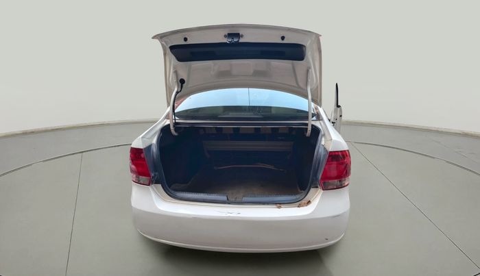 2011 Volkswagen Vento HIGHLINE 1.6 MPI, Petrol, Manual, 81,056 km, exterior