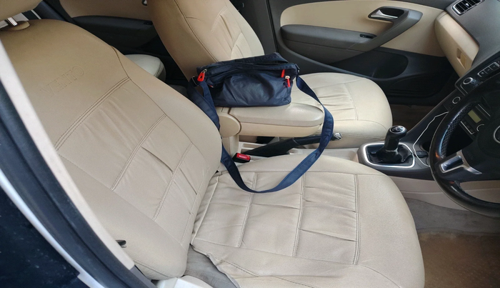 2011 Volkswagen Vento HIGHLINE 1.6 MPI, Petrol, Manual, 81,056 km, interior