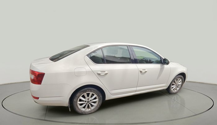 2015 Skoda Octavia AMBITION 1.4 TSI, Petrol, Manual, 1,16,000 km, exterior