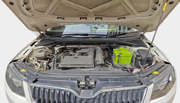 2015 Skoda Octavia AMBITION 1.4 TSI, Petrol, Manual, 1,16,000 km, exterior