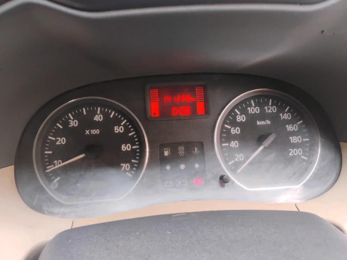 2014 Nissan Terrano XL (D), Diesel, Manual, 1,71,228 km, interior