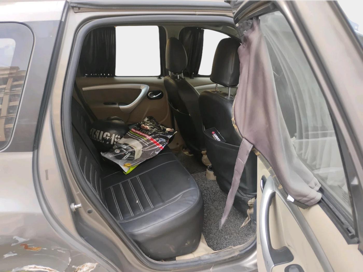 2014 Nissan Terrano XL (D), Diesel, Manual, 1,71,228 km, interior