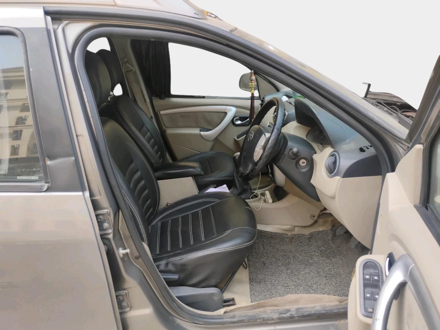 2014 Nissan Terrano XL (D), Diesel, Manual, 1,71,228 km, interior