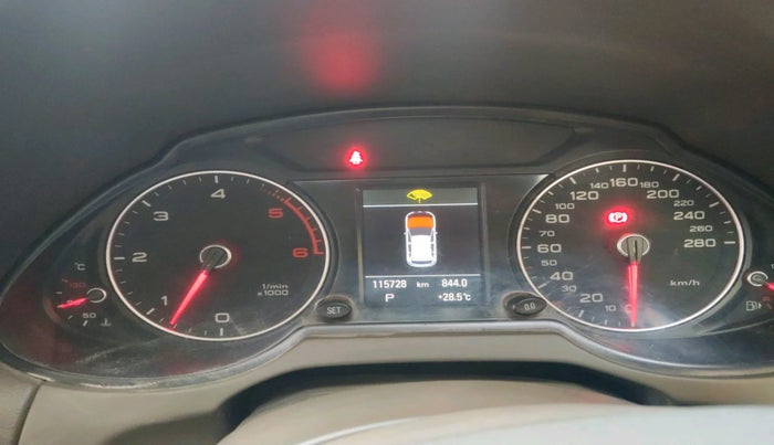 2013 Audi Q5 3.0 TDI QUATTRO, Diesel, Automatic, 1,15,728 km, interior