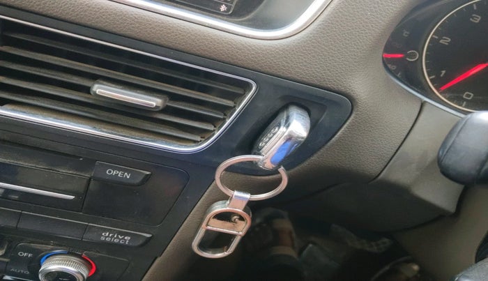 2013 Audi Q5 3.0 TDI QUATTRO, Diesel, Automatic, 1,15,728 km, interior