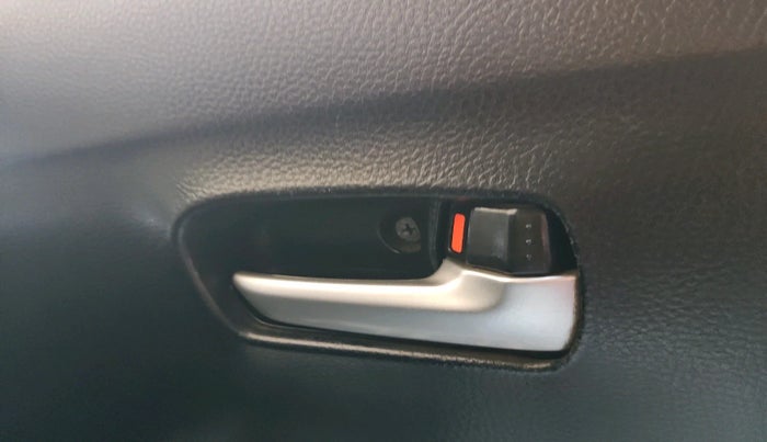 2016 Maruti Wagon R 1.0 VXI AMT, Petrol, Automatic, 64,818 km, interior