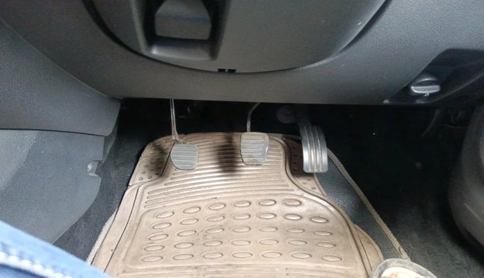 2012 Renault Duster 85 PS RXL DIESEL, Diesel, Manual, 1,17,379 km, interior