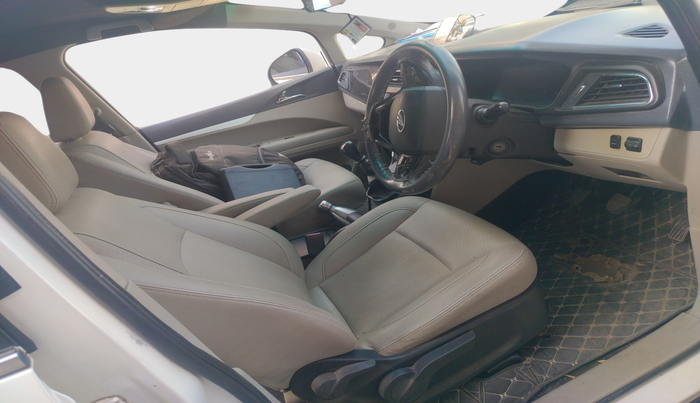 2018 Mahindra MARAZZO M8 7 STR, Diesel, Manual, 1,33,669 km, interior