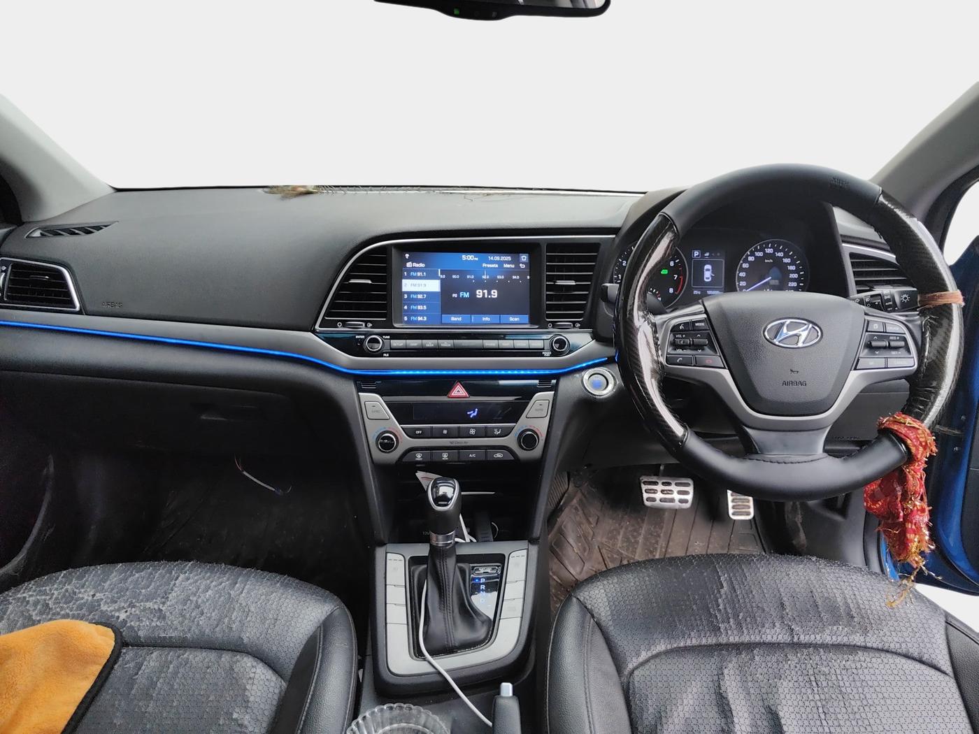 2017 Hyundai New Elantra 2.0 SX(O) AT PETROL, Petrol, Automatic, 1,05,897 km, interior
