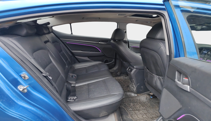 2017 Hyundai New Elantra 2.0 SX(O) AT PETROL, Petrol, Automatic, 1,05,897 km, interior