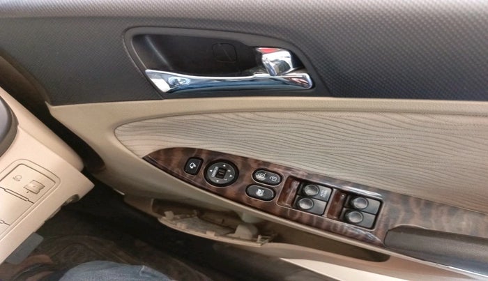 2012 Hyundai Verna FLUIDIC 1.6 VTVT SX, Petrol, Manual, 74,328 km, interior