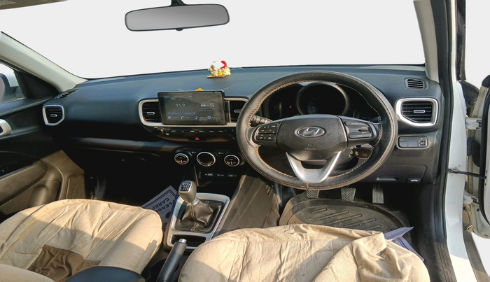 2022 Hyundai VENUE SX 1.5 CRDI, Diesel, Manual, 20,212 km, interior