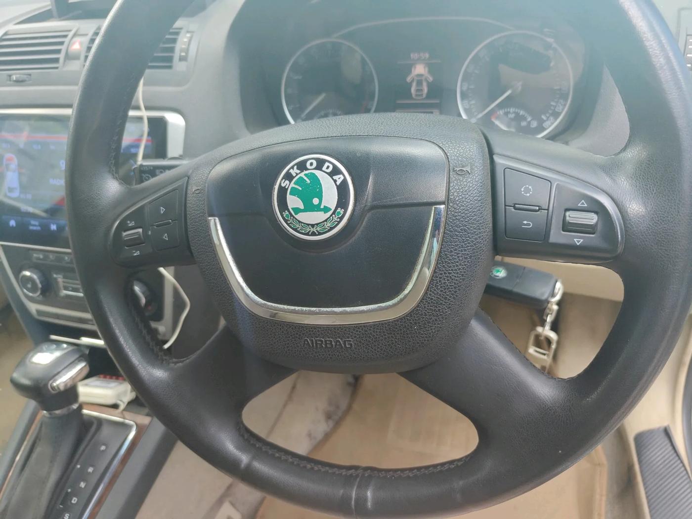 2010 Skoda Laura ELEGANCE 1.9 TDI AT, Diesel, Automatic, 88,800 km, interior