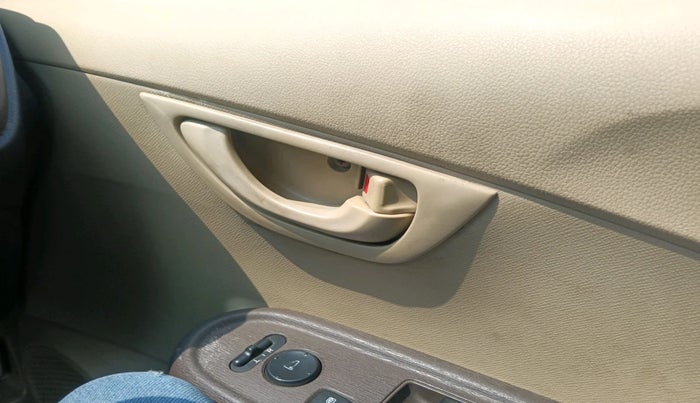 2013 Honda Amaze 1.2L I-VTEC S, Petrol, Manual, 83,763 km, interior