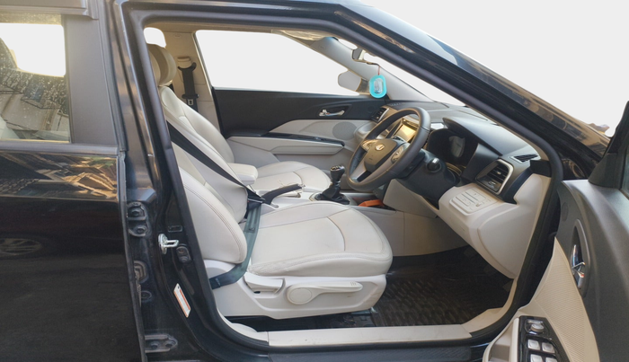 2019 Mahindra XUV300 W8 (O) 1.5 DIESEL, Diesel, Manual, 45,094 km, interior