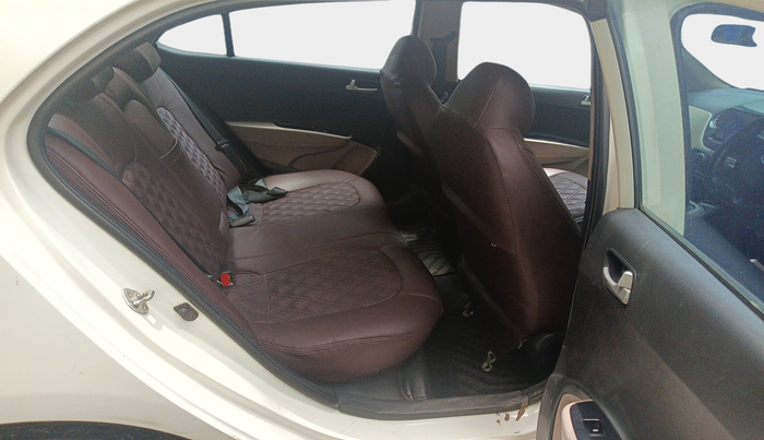 2015 Hyundai Xcent S (O) 1.2, Petrol, Manual, 1,03,807 km, interior