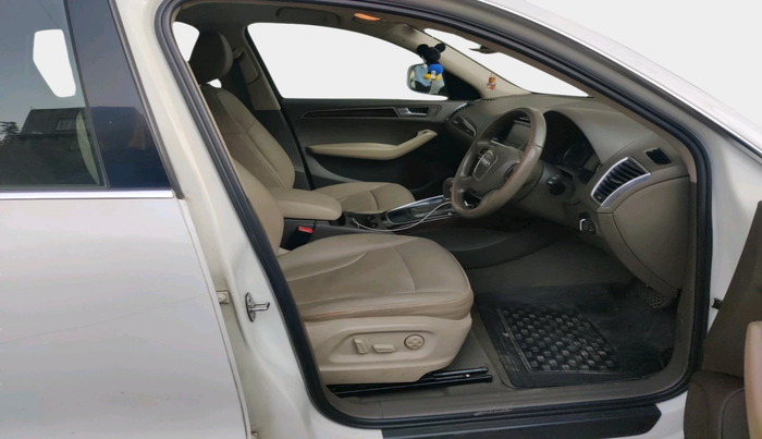 2011 Audi Q5 2.0 TDI QUATTRO, Diesel, Automatic, 87,317 km, interior