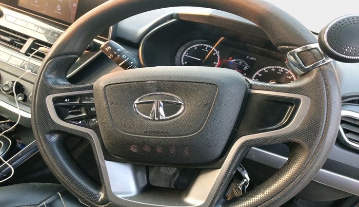 2020 Tata Harrier XM 2.0L KRYOTEC, Diesel, Manual, 1,04,584 km, interior