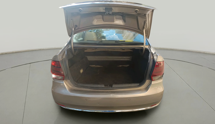 2016 Volkswagen Vento COMFORTLINE 1.5 AT, Diesel, Automatic, 2,02,443 km, exterior