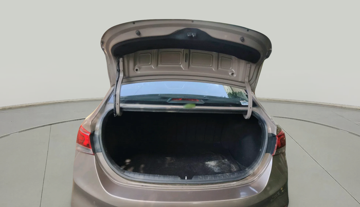 2018 Hyundai Verna 1.6 VTVT SX, Petrol, Manual, 26,334 km, exterior