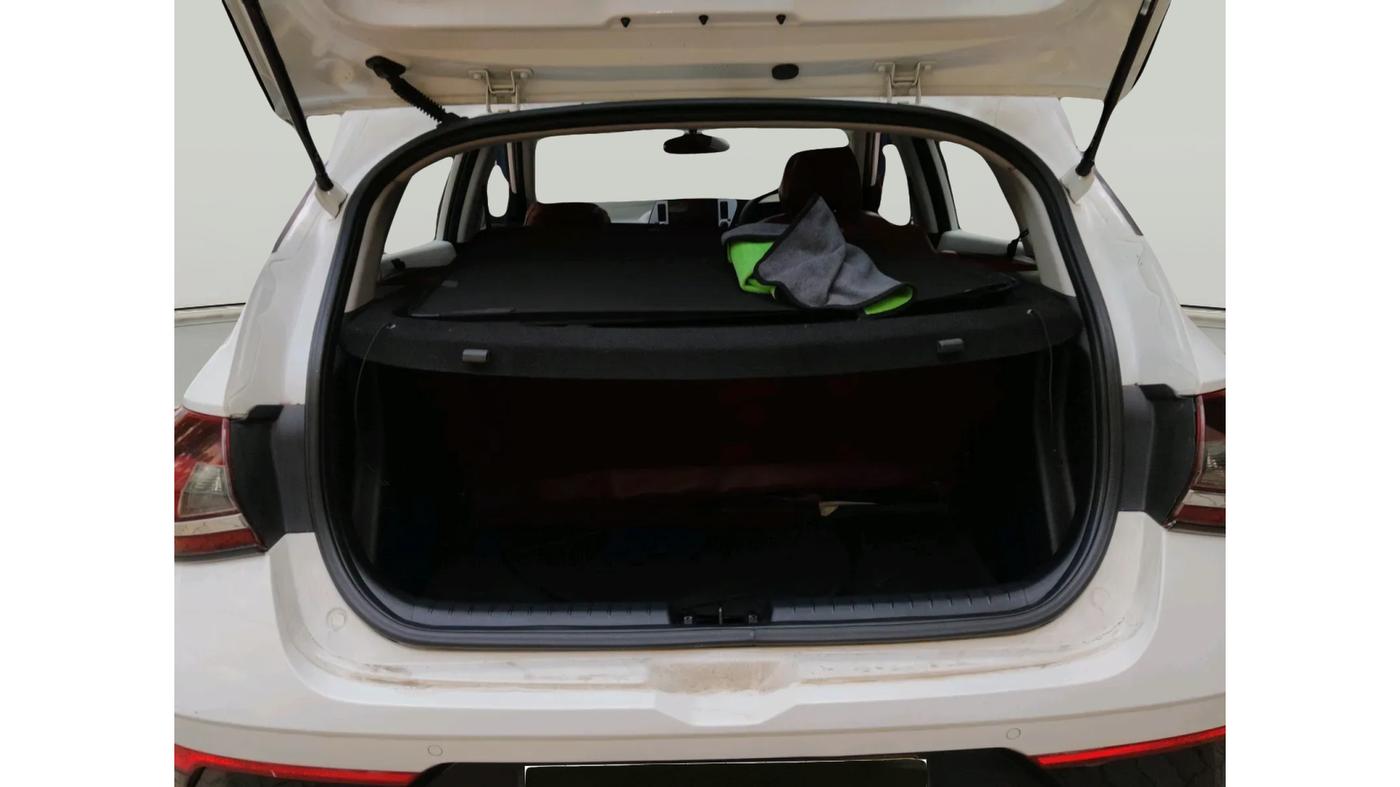 2024 Hyundai NEW I20 SPORTZ 1.2 MT, Petrol, Manual, 6,058 km, exterior
