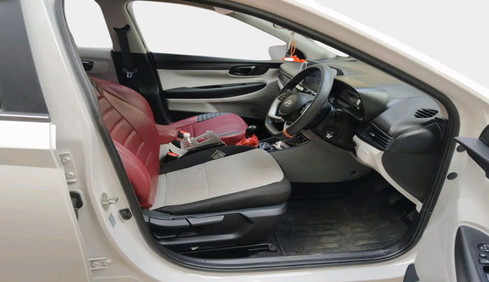 2024 Hyundai NEW I20 SPORTZ 1.2 MT, Petrol, Manual, 6,058 km, interior