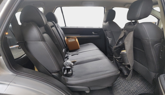 2018 Tata Hexa XTA 4X2 7 STR, Diesel, Automatic, 1,57,106 km, interior