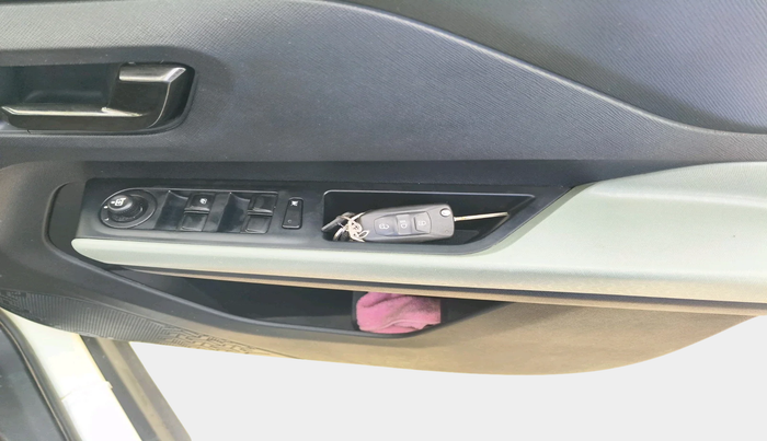 2023 Tata PUNCH ADVENTURE MT CNG , Petrol, Manual, 20,426 km, interior