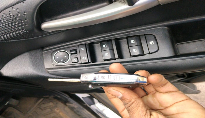 2025 KIA SONET HTK (O) 1.2 Petrol MT, Petrol, Manual, 1,104 km, interior