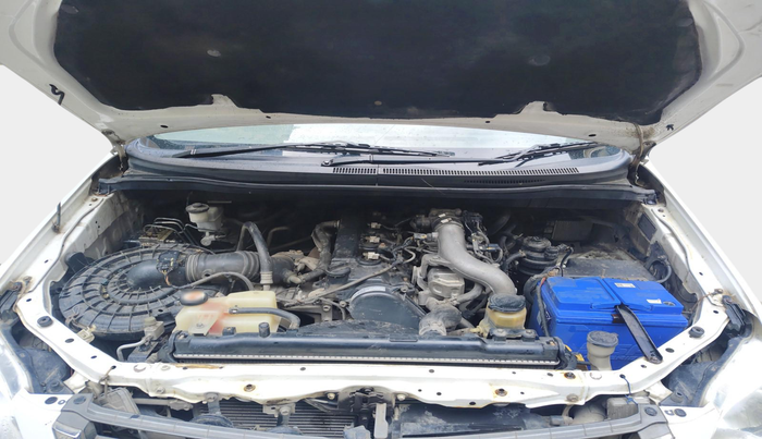 2014 Toyota Innova 2.5 GX 7 STR, Diesel, Manual, 2,23,333 km, exterior