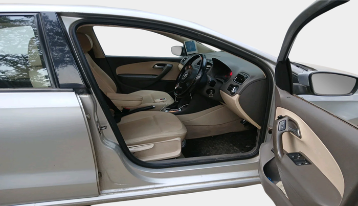 2014 Volkswagen Vento HIGHLINE PETROL AT, Petrol, Automatic, 38,725 km, interior