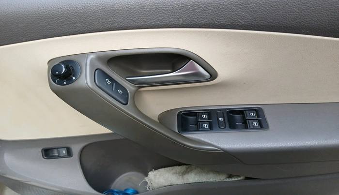 2014 Volkswagen Vento HIGHLINE PETROL AT, Petrol, Automatic, 38,725 km, interior