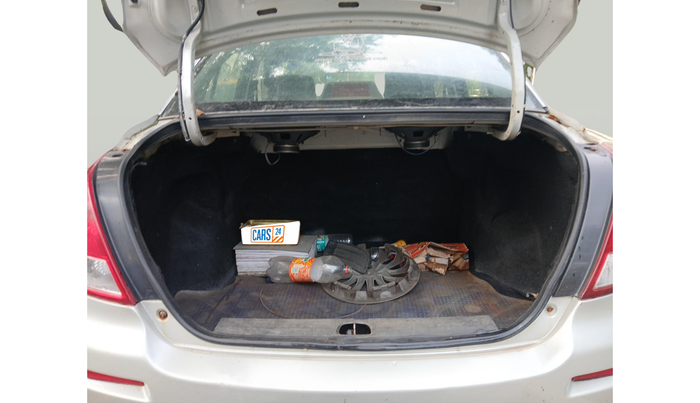 2010 Maruti Swift Dzire LXI, Petrol, Manual, 11,38,920 km, exterior