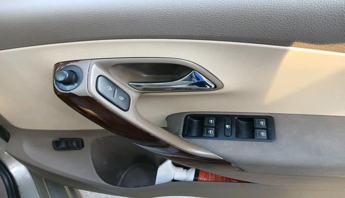 2014 Skoda Rapid AMBITION 1.6 TDI CR MT PLUS, Diesel, Manual, 90,559 km, interior