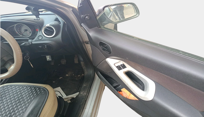 2011 Ford Figo ZXI 1.4 DIESEL, Diesel, Manual, 1,13,762 km, interior