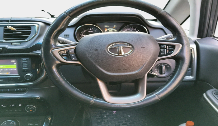 2017 Tata Hexa XT 4X2 7 STR, Diesel, Manual, 51,855 km, interior