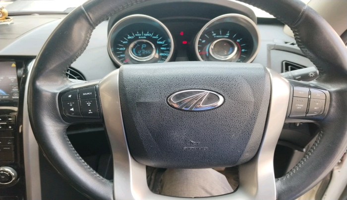 2019 Mahindra XUV500 W11 AT, Diesel, Automatic, 1,21,255 km, interior