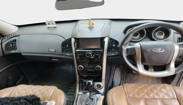 2019 Mahindra XUV500 W11 AT, Diesel, Automatic, 1,21,255 km, interior
