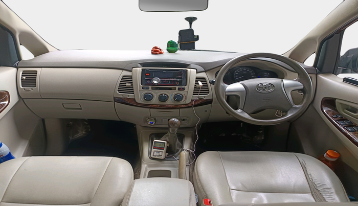 2013 Toyota Innova 2.5 G 7 STR, Diesel, Manual, 97,649 km, interior