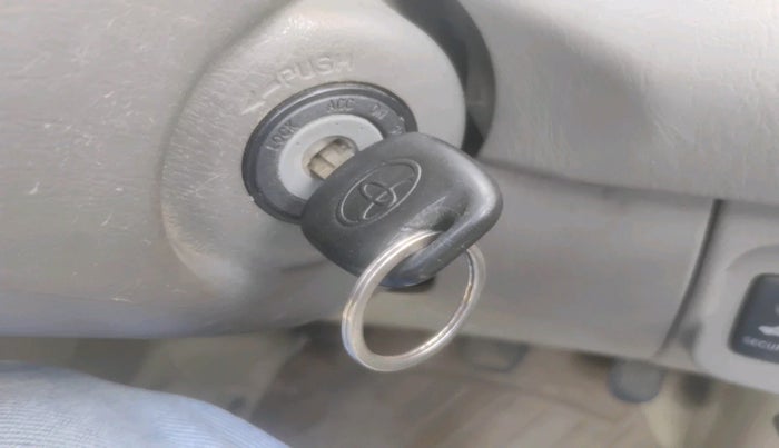 2010 Toyota Innova 2.5 G2 7STR, Diesel, Manual, 2,36,895 km, interior