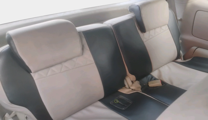 2010 Toyota Innova 2.5 G2 7STR, Diesel, Manual, 2,36,895 km, interior