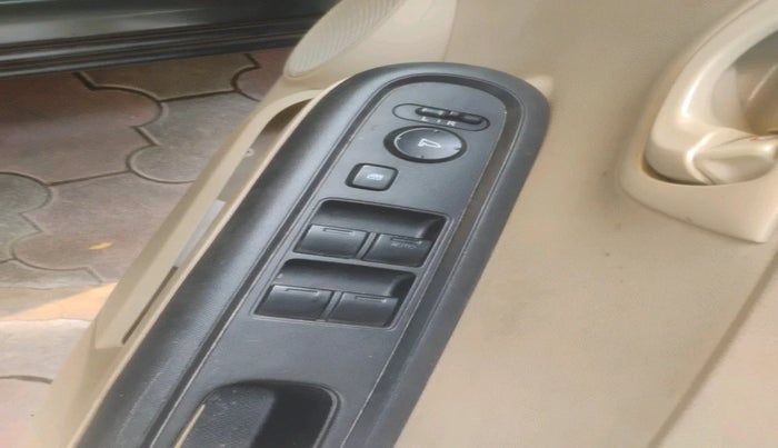 2016 Honda Amaze 1.2L I-VTEC S, Petrol, Manual, 20,220 km, interior