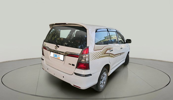 2015 Toyota Innova 2.5 GX 7 STR, Diesel, Manual, 1,99,689 km, exterior