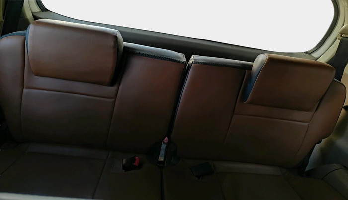 2015 Toyota Innova 2.5 GX 7 STR, Diesel, Manual, 1,99,689 km, interior