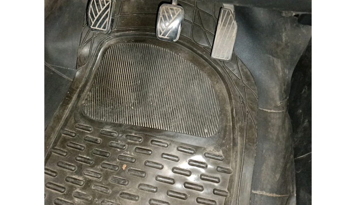 2012 Maruti Swift LXI, Petrol, Manual, 99,878 km, interior